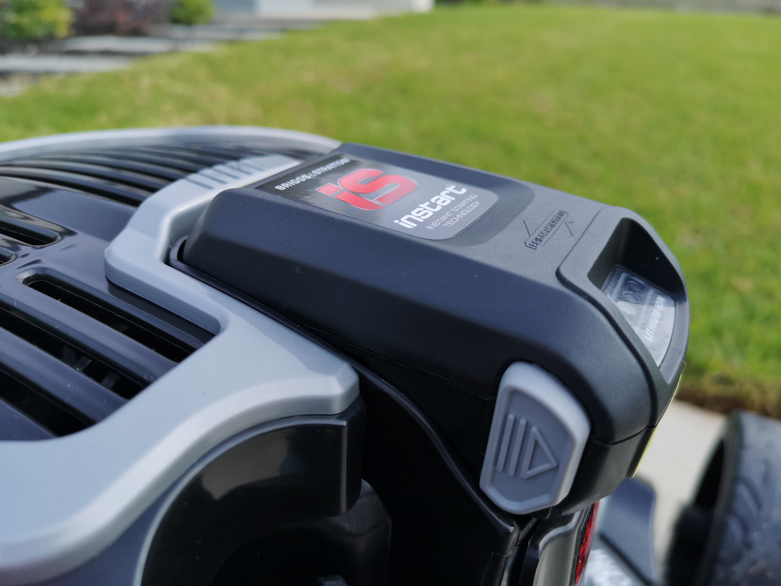 Review Victa Ultimate mower with batterypowered pushbutton start